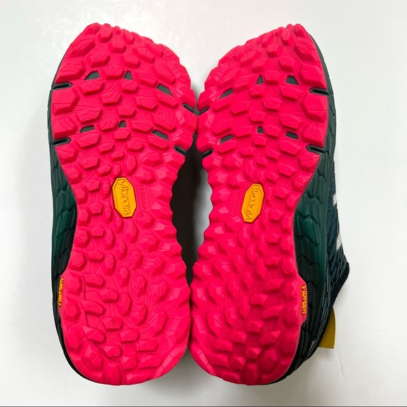 New Balance Trail Shoes - Picture 5 of 7